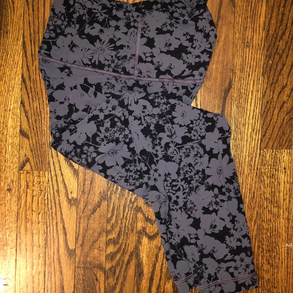 Lululemon Efflorescent Nebula Black 25” Aligns